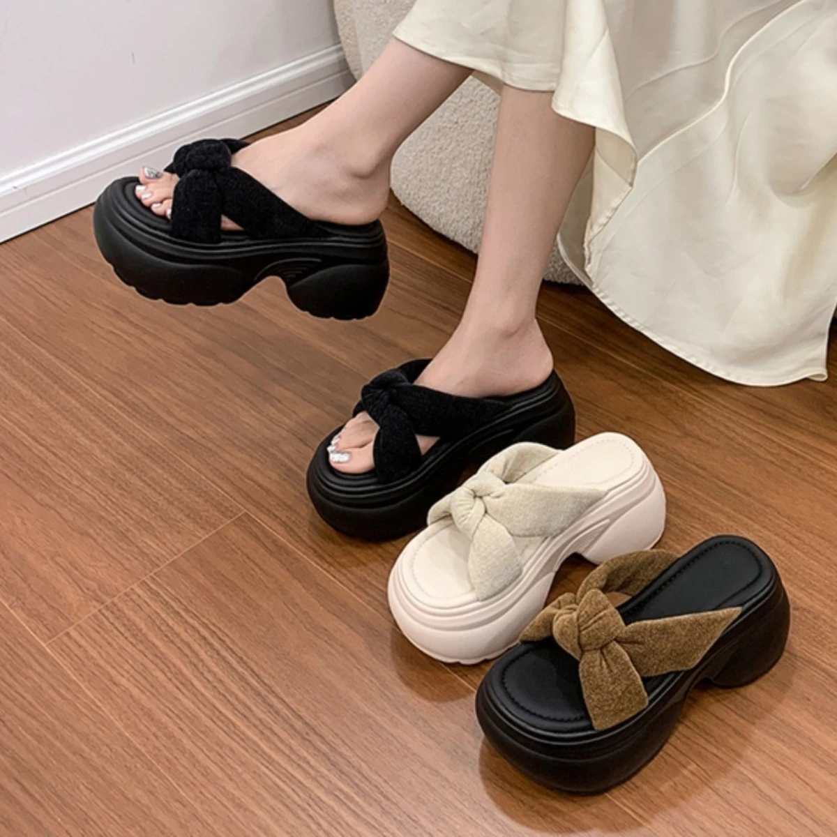 *New Summer Arrival Solid Color Breathable Open-toe Fashion Women's Sandals New Round Toe Platform Bottom Sexy Modern Slippers
*New Summer Arrival Solid Color Breathable Open-toe Fashion Women's Sandals New Round Toe Platform Bottom Sexy Modern Slippers