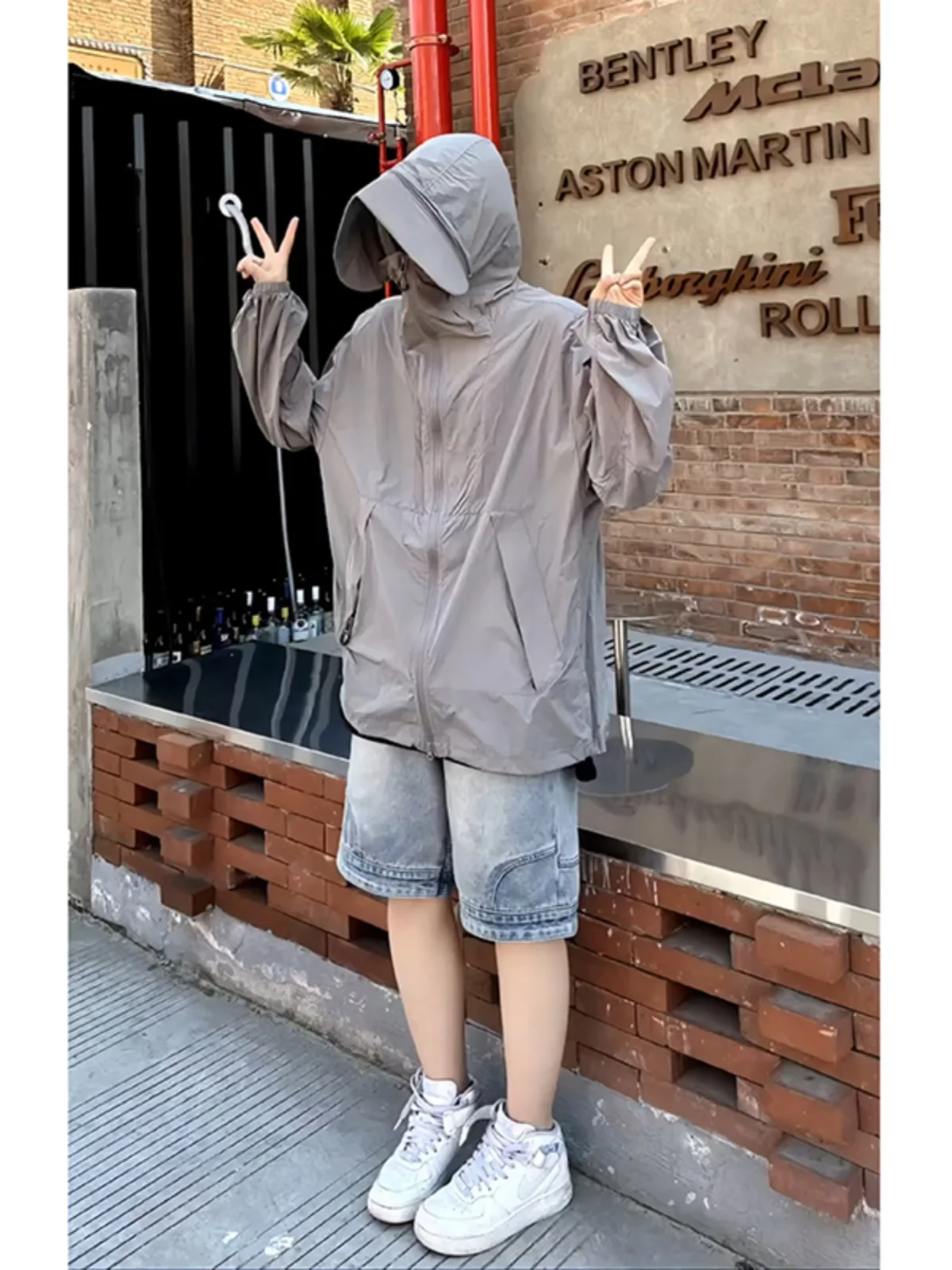 ay Ice Silk Men's Summer 2024 New Sle UV Protection Jaet with Hat And Face Mask One-Piece Outerwear Faionable Youth
ay Ice Silk Men's Summer 2024 New Sle UV Protection Jaet with Hat And Face Mask One-Piece Outerwear Faionable Youth