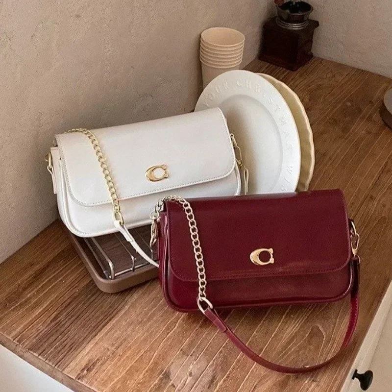 High End Minimalist Leather Diaper Bag Ladies Crossbody Purse Elegant Trendy Letter Logo For Shopping Party Commuter
High End Minimalist Leather Diaper Bag Ladies Crossbody Purse Elegant Trendy Letter Logo For Shopping Party Commuter