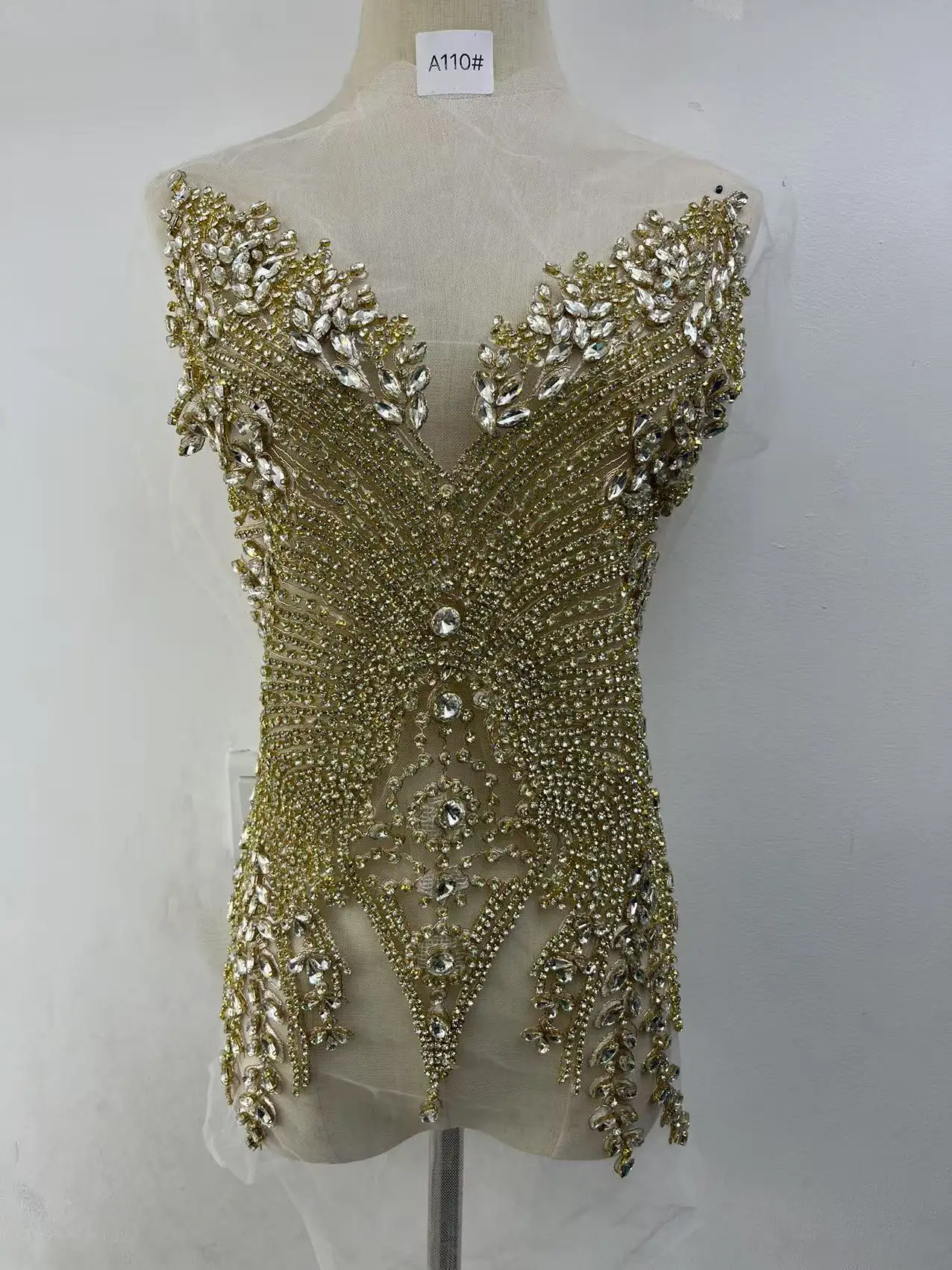 DIY Evening Dress Full Front Top V Neck Accessories Hand-Sewn Rhinestone Applique Patches Sparkly Crystal Embellishments Fabric
DIY Evening Dress Full Front Top V Neck Accessories Hand-Sewn Rhinestone Applique Patches Sparkly Crystal Embellishments Fabric