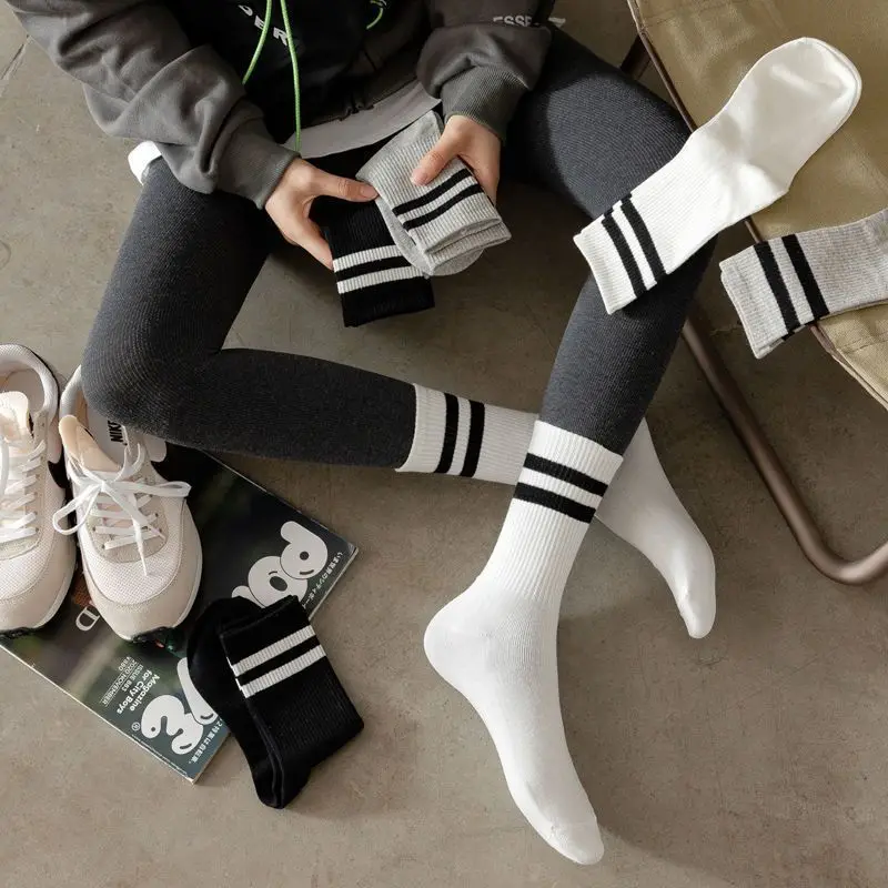 Socks Women's Mid Tube Stockings Autumn and Winter Striped White Sports All-Match Black Stockings
Socks Women's Mid Tube Stockings Autumn and Winter Striped White Sports All-Match Black Stockings
