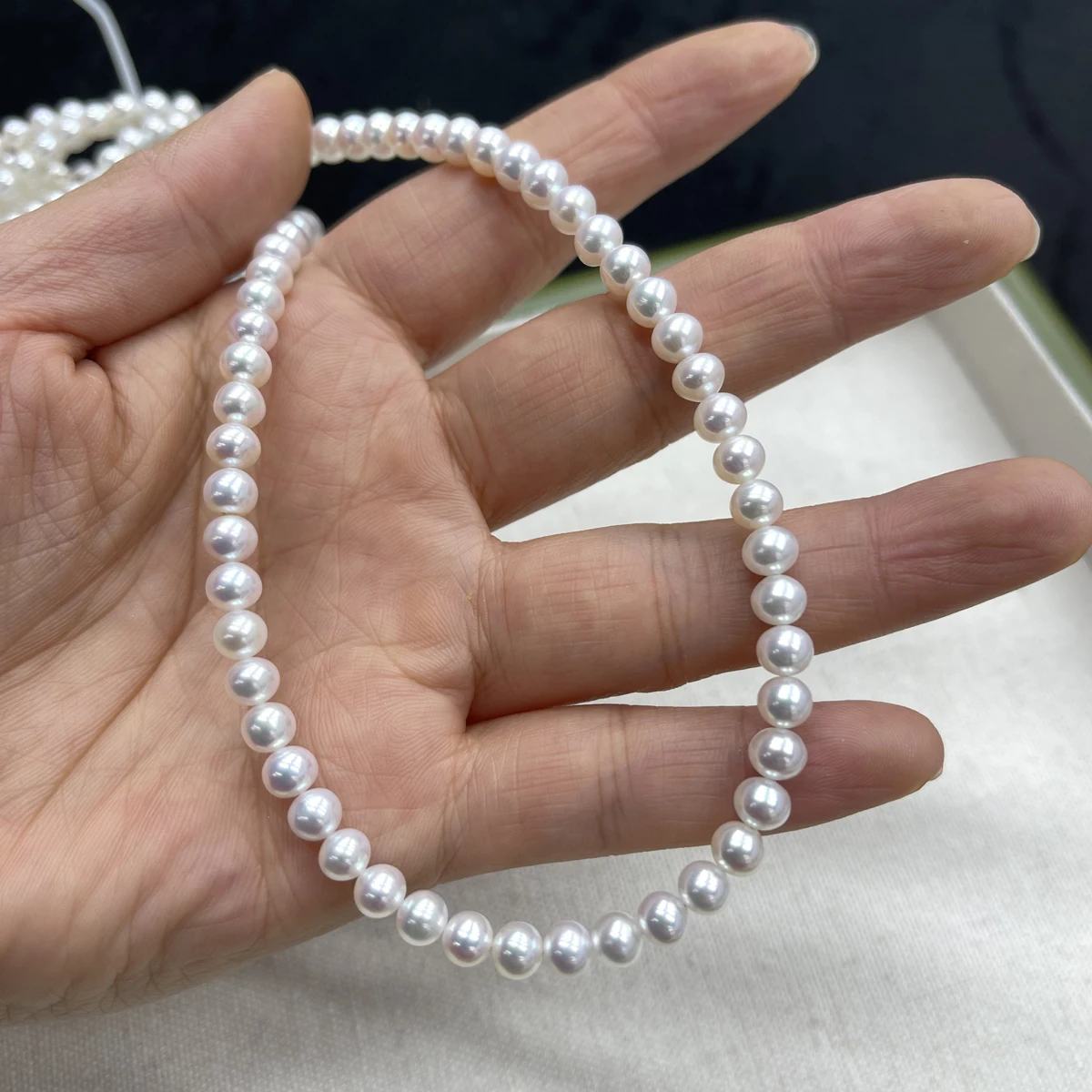 AAAA 5-6mm High-Quality Natural Freshwater Pearls Near-Round Semi-Finished Beads for Jewellery Making DIY Necklace Accessories
AAAA 5-6mm High-Quality Natural Freshwater Pearls Near-Round Semi-Finished Beads for Jewellery Making DIY Necklace Accessories