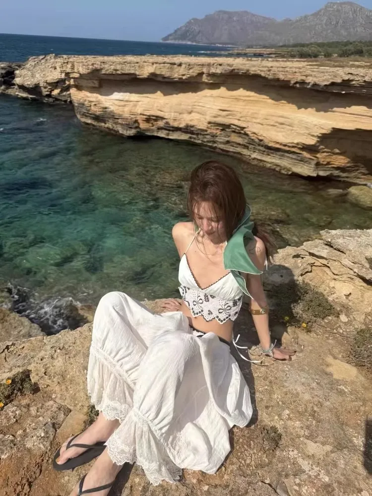 White Lace Splice Hanging Neck Vest Elastic Wood Ear Wide Leg Lantern Pants Casual Pants Women EXJR Fashion Set Summer Collec...
White Lace Splice Hanging Neck Vest Elastic Wood Ear Wide Leg Lantern Pants Casual Pants Women EXJR Fashion Set Summer Collec...