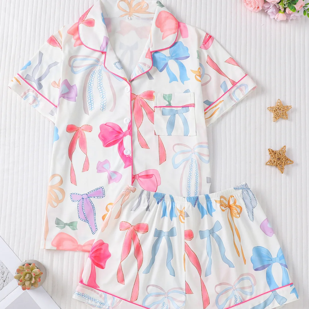 White Bowknot Printed Pajamas with Lapels Loose Short-sleeved Shirts and Shorts for Women Home Wear Set Christmas Gift
White Bowknot Printed Pajamas with Lapels Loose Short-sleeved Shirts and Shorts for Women Home Wear Set Christmas Gift