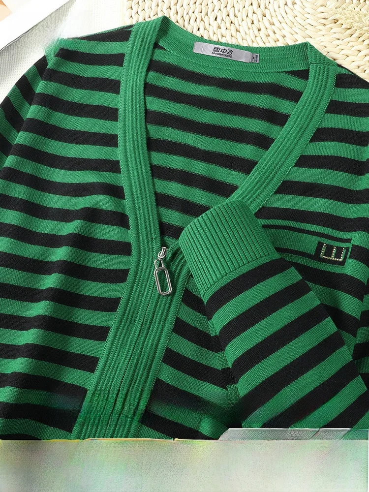 Snow Flying Casual Stripe Color Block V-Neck Women's Knitted Cardigan Comfortable Long Sleeve Soft Polyester Blend Spring Wear
Snow Flying Casual Stripe Color Block V-Neck Women's Knitted Cardigan Comfortable Long Sleeve Soft Polyester Blend Spring Wear