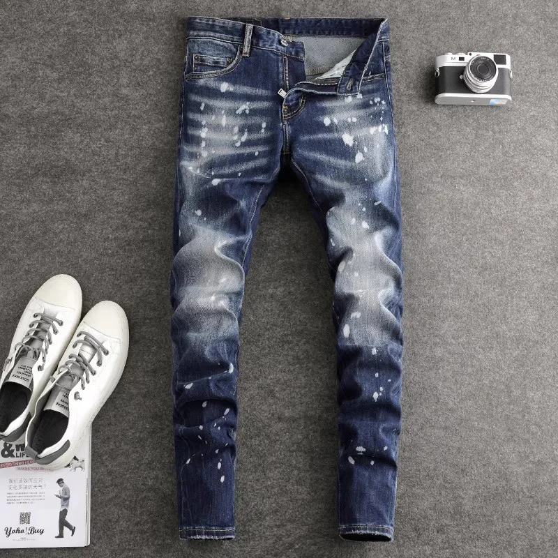 Designer Fashion New Men's Jeans Painted Nostalgic Perforated Water Washed Blue Jeans High Street Hip Hop Brand Pants Hombre
Designer Fashion New Men's Jeans Painted Nostalgic Perforated Water Washed Blue Jeans High Street Hip Hop Brand Pants Hombre