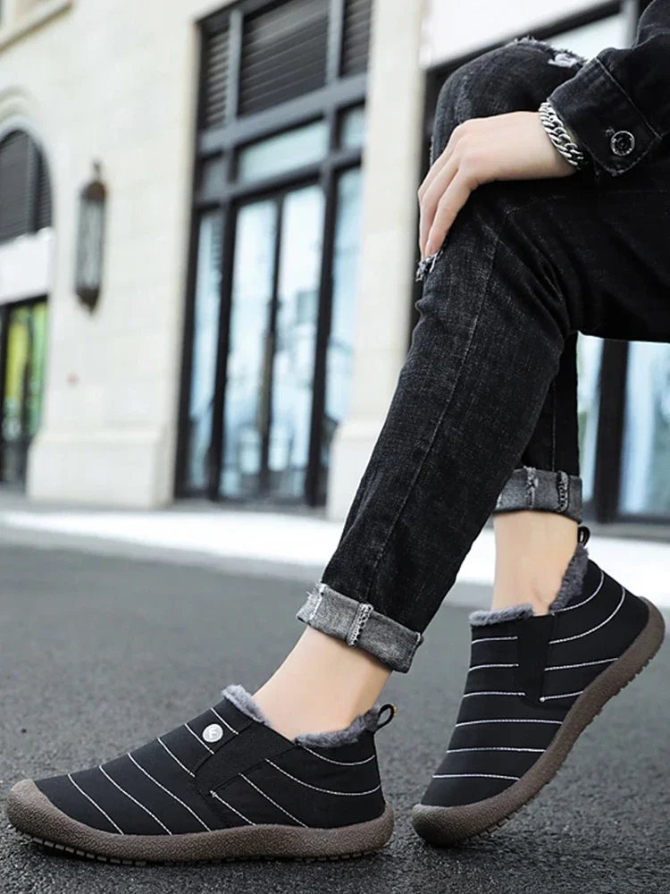 Large size outdoor winter men's cotton shoes bag heel anti slip warm snow boots men's plush low top cotton shoes
Large size outdoor winter men's cotton shoes bag heel anti slip warm snow boots men's plush low top cotton shoes
