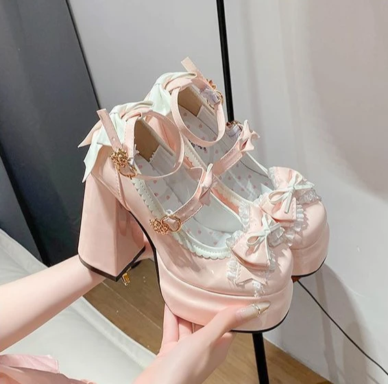 Women's Mary Jane Shoes high heels plus sizes 41-42 dreamy butterfly Lolita style high heels for women height-increasing
Women's Mary Jane Shoes high heels plus sizes 41-42 dreamy butterfly Lolita style high heels for women height-increasing