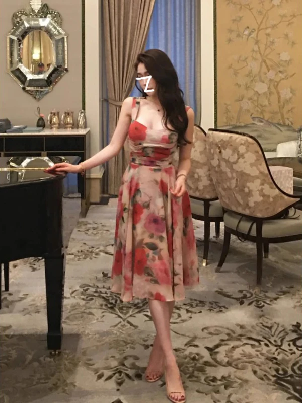 Новое летнее женское пляжное платье с цветочным принтом, юбка с завышенной талией, облегающее платье с принтом
Новое летнее женское пляжное платье с цветочным принтом, юбка с завышенной талией, облегающее платье с принтом