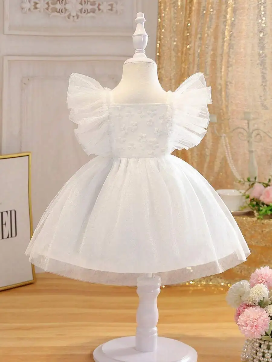 White Tulle Princess Dress With Ruffled Sleeves For Formal Evening
White Tulle Princess Dress With Ruffled Sleeves For Formal Evening