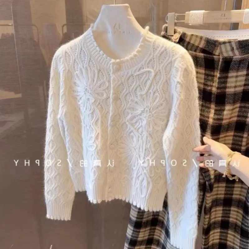 New French Fashion 3D Flower Sweater Women Autumn Winter O-neck Long Sleeve Single Breasted Jacquard Knitted Coat Knitwear
New French Fashion 3D Flower Sweater Women Autumn Winter O-neck Long Sleeve Single Breasted Jacquard Knitted Coat Knitwear