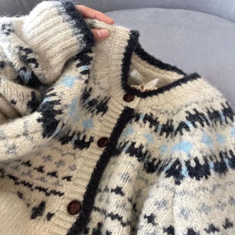 Japanese Knitted Cardigans Sweet Vintage Jacquard Coats O Neck Sweaters Y2k Women Sueter Mujer Mori Girl Style Single Breasted
Japanese Knitted Cardigans Sweet Vintage Jacquard Coats O Neck Sweaters Y2k Women Sueter Mujer Mori Girl Style Single Breasted