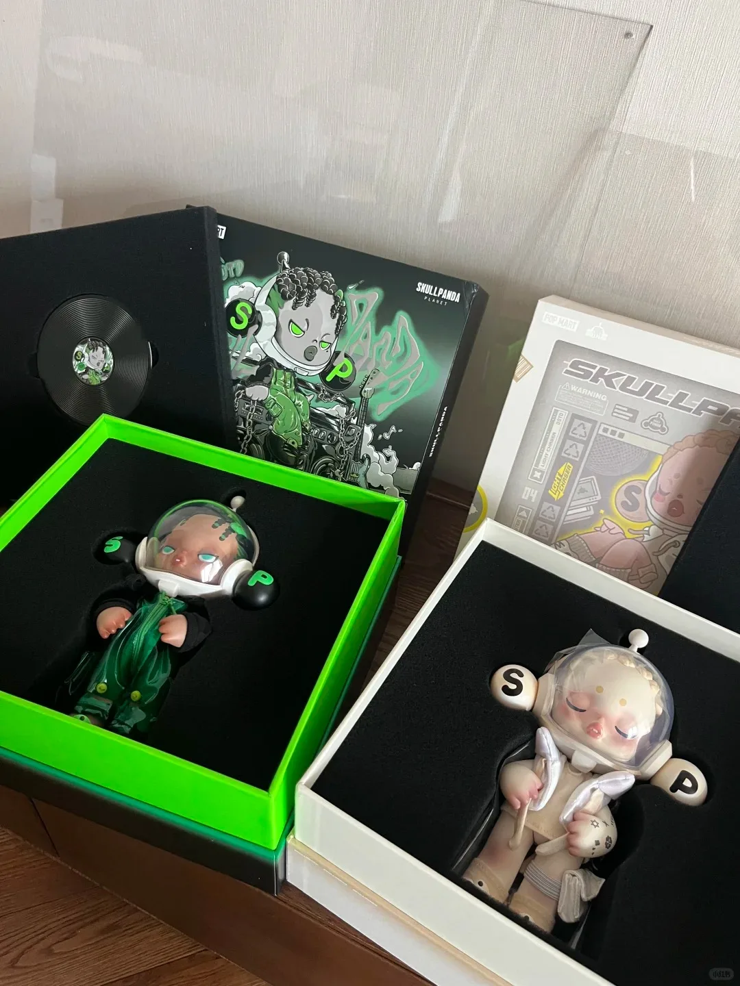 Коллекционная фигурка POPMART SKULLPANDA OOTD Limited Edition: Декоративный сюрприз-подарок из серии The Denim Movable Action Figures
Коллекционная фигурка POPMART SKULLPANDA OOTD Limited Edition: Декоративный сюрприз-подарок из серии The Denim Movable Action Figures