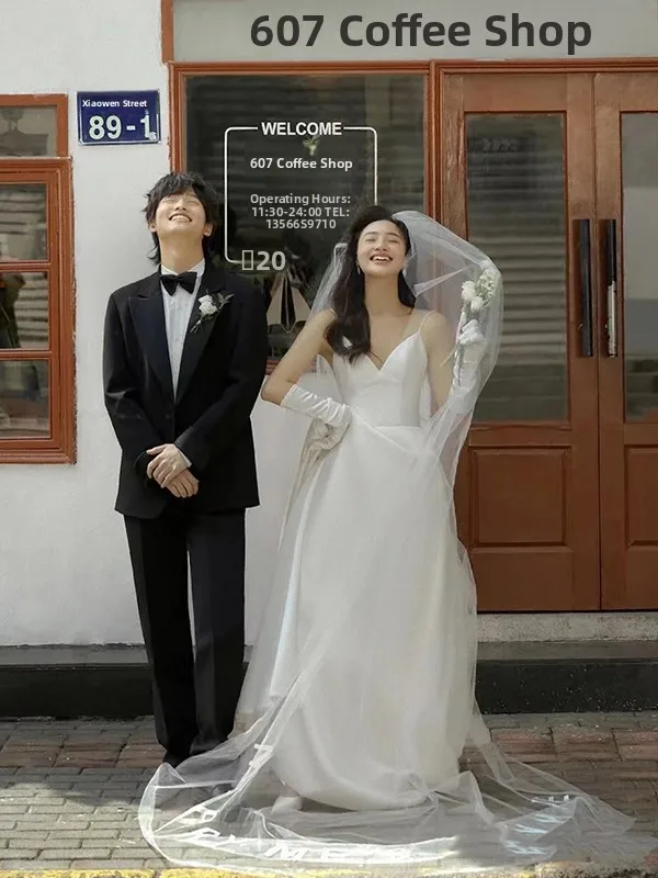 Simplified Bridal Gown with Strap Satin Outdoors Photoaphy Winter Sle Korean Flower Middle Waist Long Dr for Wedding
Simplified Bridal Gown with Strap Satin Outdoors Photoaphy Winter Sle Korean Flower Middle Waist Long Dr for Wedding