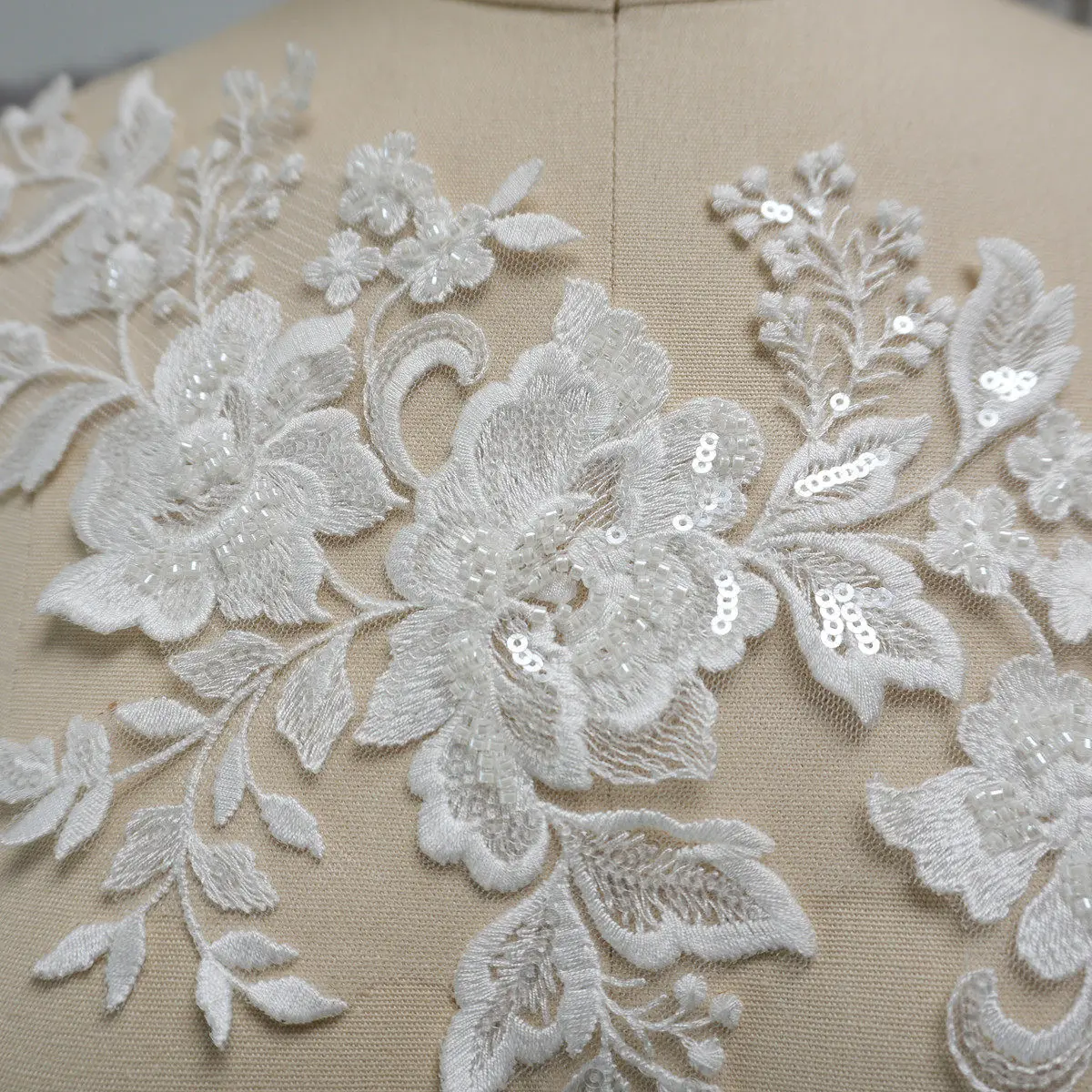 2 Pieces New Style Beige Sequined and Beaded Imported Lace Flower Patches DIY Accessories for Wedding Dresses
2 Pieces New Style Beige Sequined and Beaded Imported Lace Flower Patches DIY Accessories for Wedding Dresses