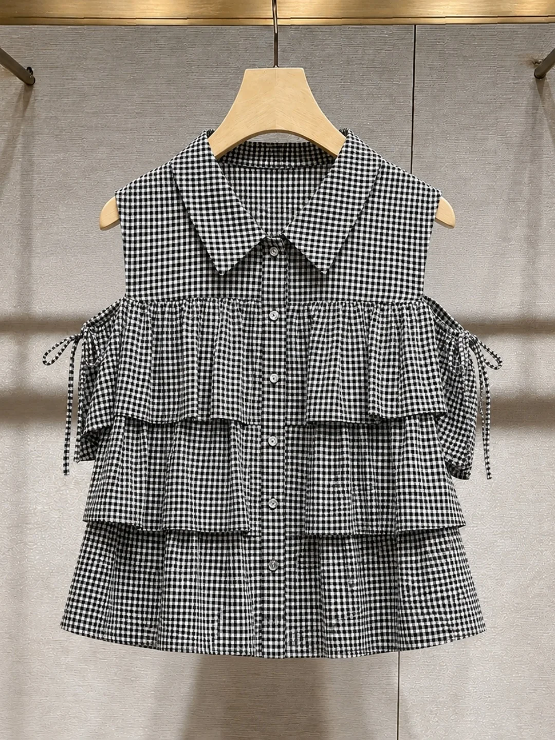 Korean Gentle Style Shoulder Bared Loose Short Sleeve Shirt with Lace Hem Plaid Fashionable Versatile Summer Top for Women
Korean Gentle Style Shoulder Bared Loose Short Sleeve Shirt with Lace Hem Plaid Fashionable Versatile Summer Top for Women