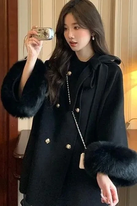 2026 Autumn Women's Woolen Coat Loose Faux Fur Coat
2026 Autumn Women's Woolen Coat Loose Faux Fur Coat