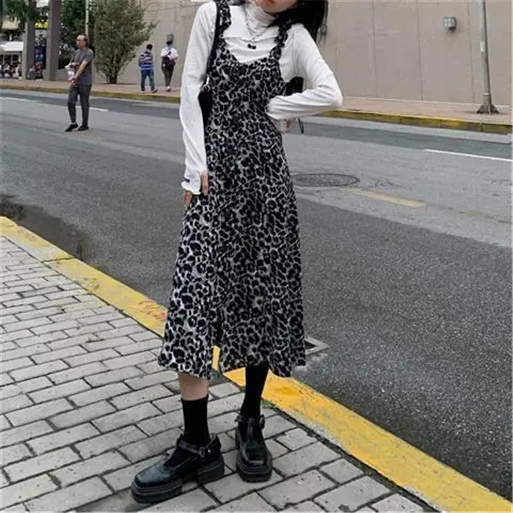 Sexy Hip Hop Elegant Clothing Outwear Vintage Leopard Print Gothic Sleeveless Dress Women Fashion Deep V-Neck All-Match Dress
Sexy Hip Hop Elegant Clothing Outwear Vintage Leopard Print Gothic Sleeveless Dress Women Fashion Deep V-Neck All-Match Dress