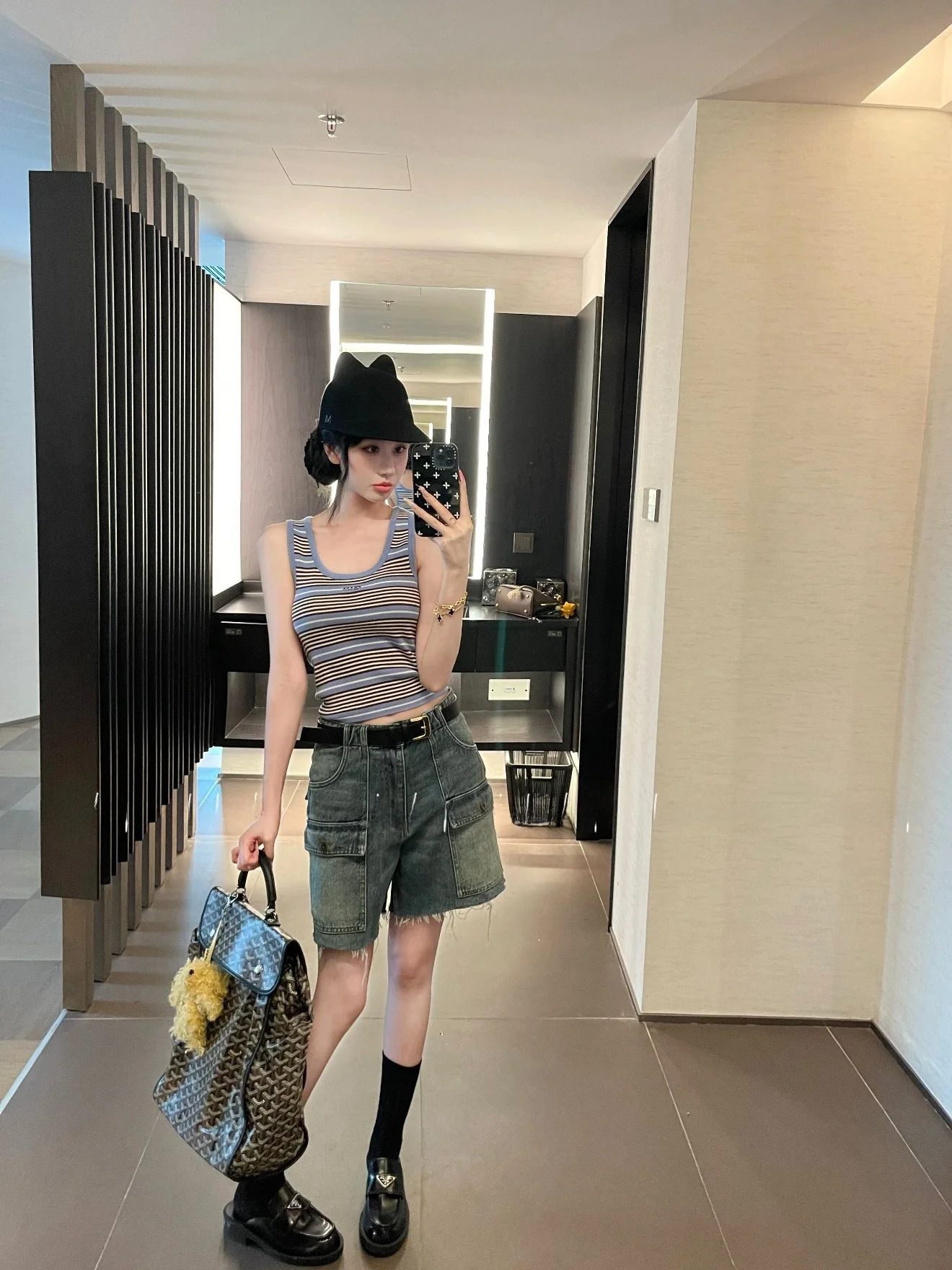 Heavy Duty Washed Denim Shorts Women's Straight Leg Jeans Pocket Detail mid Waist Natural Color Skin Friendly Breathable
Heavy Duty Washed Denim Shorts Women's Straight Leg Jeans Pocket Detail mid Waist Natural Color Skin Friendly Breathable