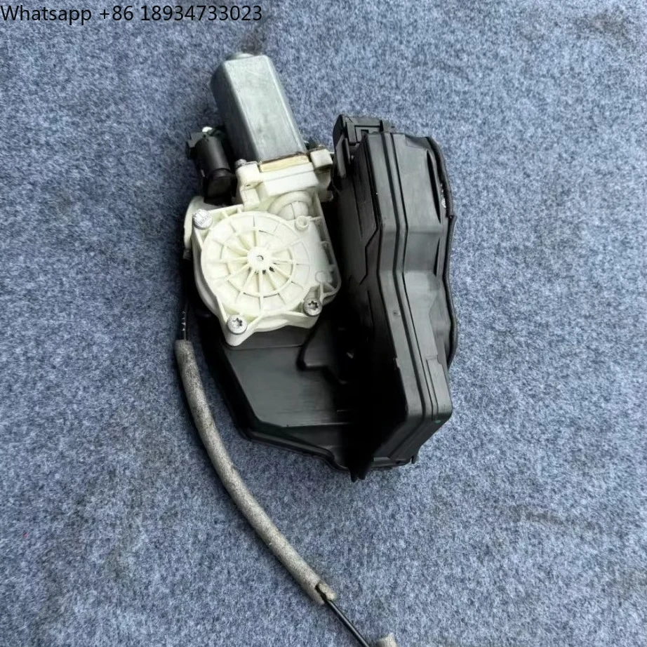 The Rear Locking Mechanism on the Right Side of the for Rolls-Royce Phantom 51217202140
The Rear Locking Mechanism on the Right Side of the for Rolls-Royce Phantom 51217202140