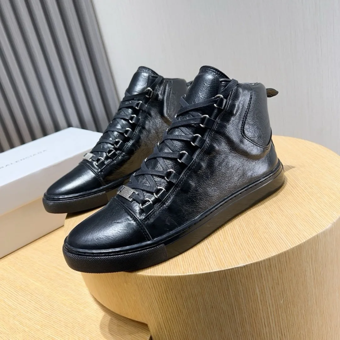 Luxury Brand High-Top Flats Couples Hiking Shoes Casual Shoes Material Wrinkled Smooth Calfskin Sheepskin Lining Commuter Shoes
Luxury Brand High-Top Flats Couples Hiking Shoes Casual Shoes Material Wrinkled Smooth Calfskin Sheepskin Lining Commuter Shoes