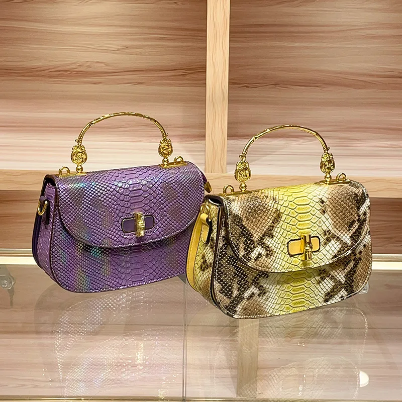 Luxury Designer Brand New High Quality Leather Snake Pattern Handbag Saddle Bag Fashion Women's Shoulder Crossbody Bag Hot Sale
Luxury Designer Brand New High Quality Leather Snake Pattern Handbag Saddle Bag Fashion Women's Shoulder Crossbody Bag Hot Sale