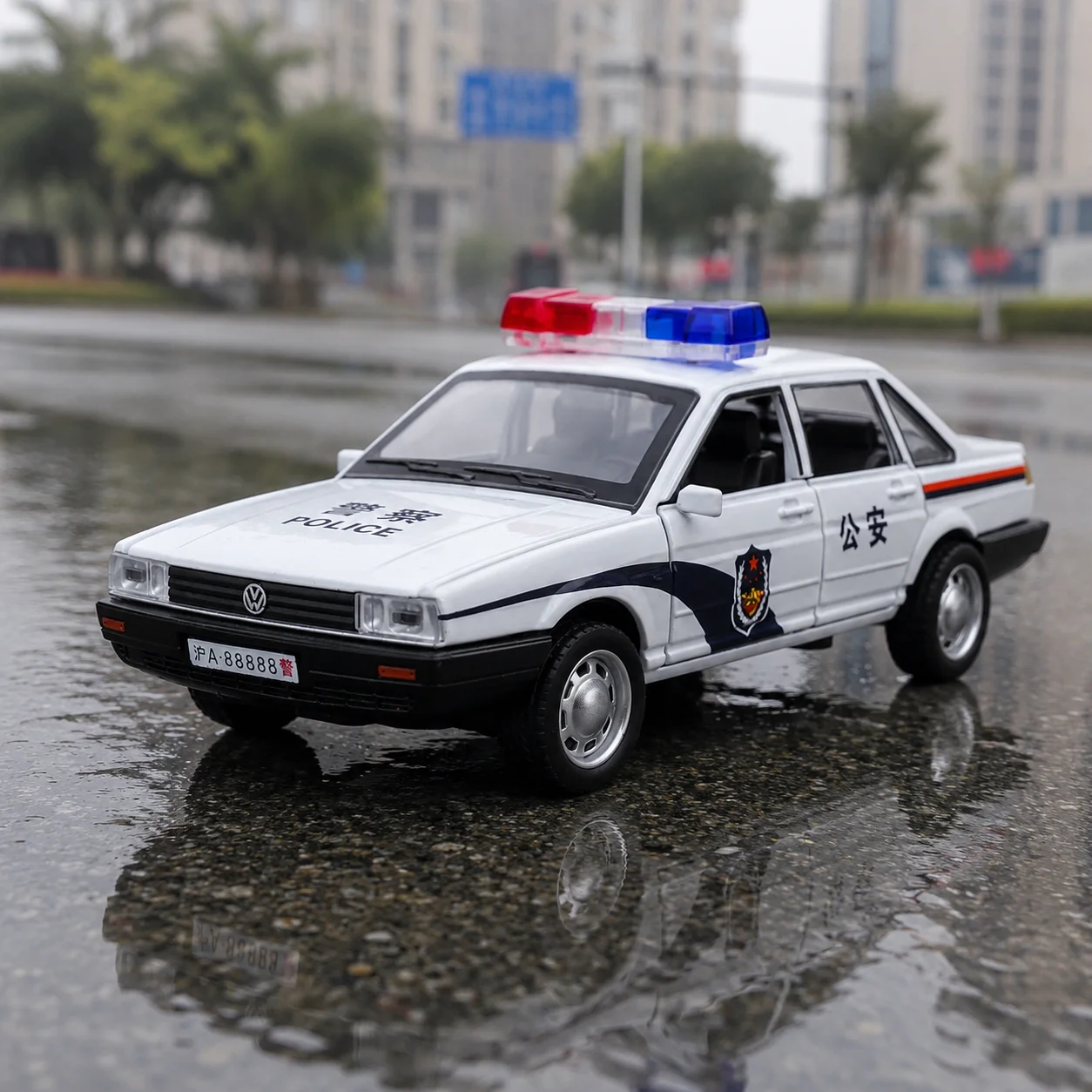 1:32 Santana Police Car Alloy Model, Pull Back With Sound Light, Classic Police Diecast Car Toy For Collection
1:32 Santana Police Car Alloy Model, Pull Back With Sound Light, Classic Police Diecast Car Toy For Collection