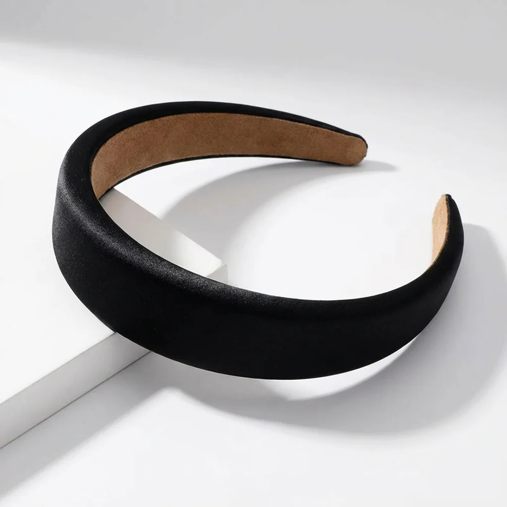 Simple Black Wide Headband, Versatile for All Hairstyles. 14x11cm, Satin & Plastic, Comfortable Fit
Simple Black Wide Headband, Versatile for All Hairstyles. 14x11cm, Satin & Plastic, Comfortable Fit
