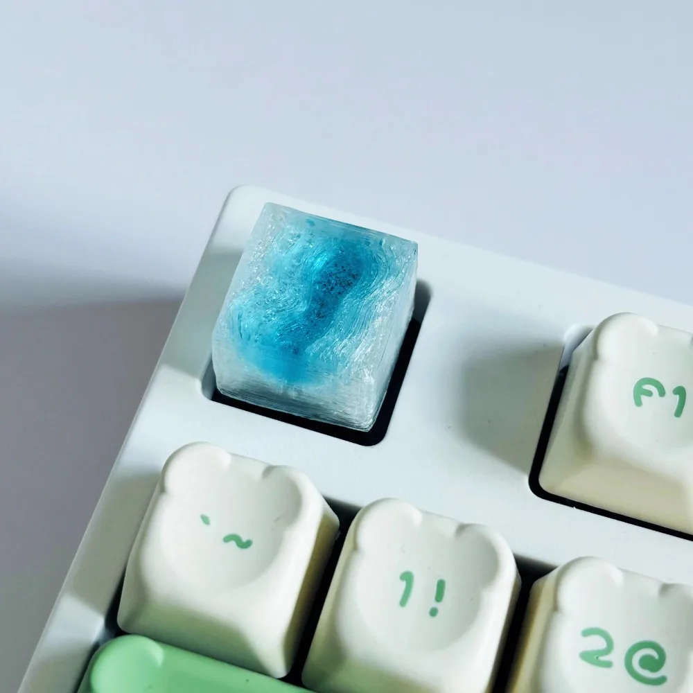 Seawater Corrugated Keycap 1 Key ESC Cherry Profile 3D Resin Blue Light Transmission Custom Keycap for Mechanical Keyboard Gift
Seawater Corrugated Keycap 1 Key ESC Cherry Profile 3D Resin Blue Light Transmission Custom Keycap for Mechanical Keyboard Gift