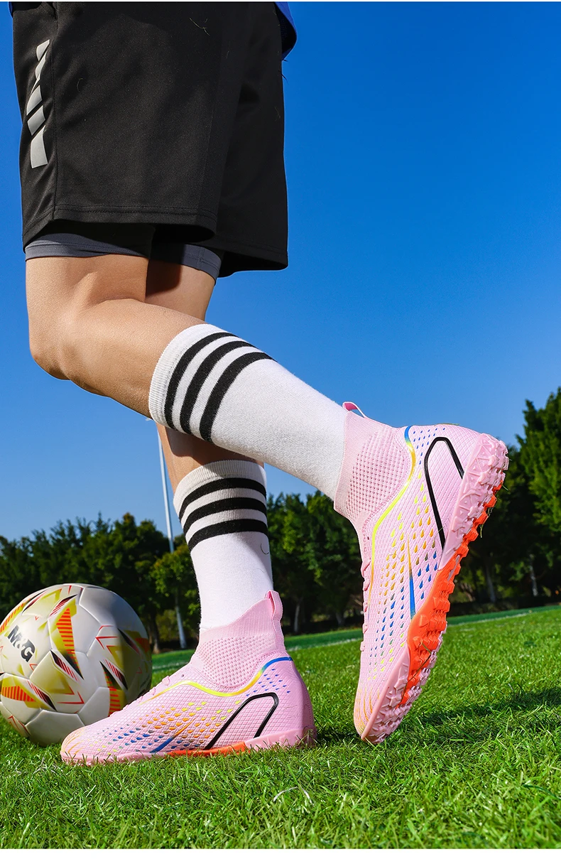 New high-top soccer shoes with small studs for teenagers and students, suitable for boys and girls, stylish, durable, and trendy
New high-top soccer shoes with small studs for teenagers and students, suitable for boys and girls, stylish, durable, and trendy