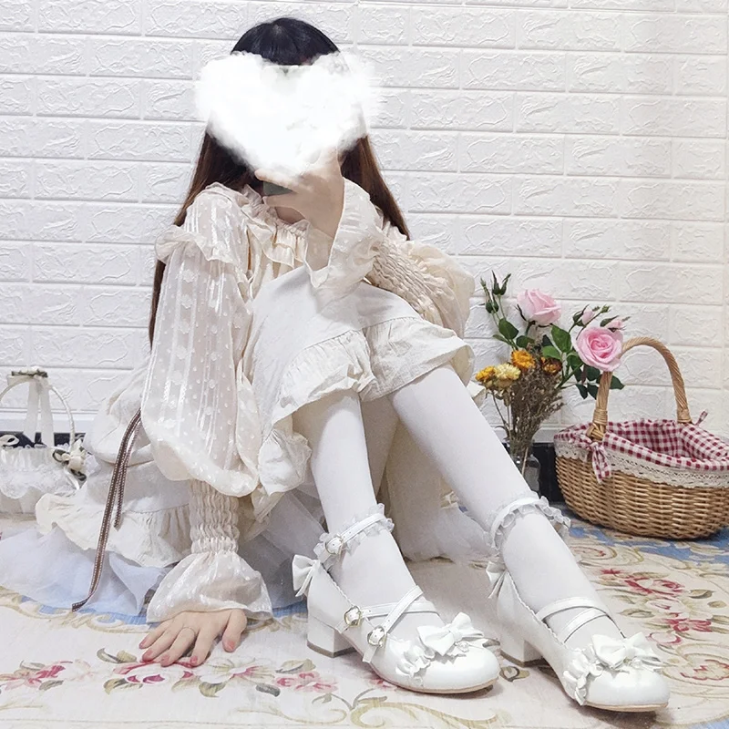 Туфли Lolita Милая Повседневная японская обувь на высоком каблуке винтажная кружевная бандажная женская обувь
Туфли Lolita Милая Повседневная японская обувь на высоком каблуке винтажная кружевная бандажная женская обувь