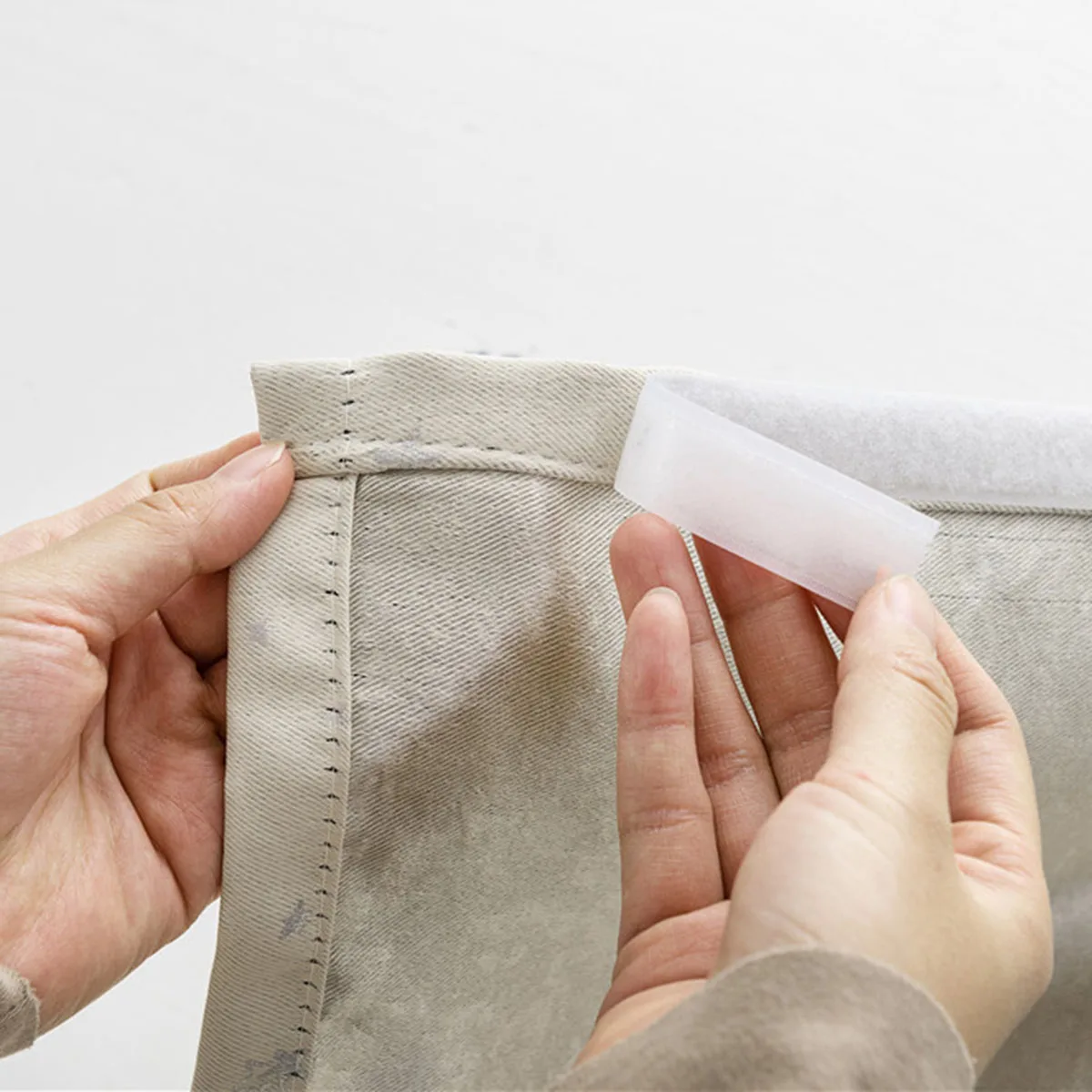 1 pc Modern Blackout Curtain 90X150Cm Beige Thickened Light Blocking Window Drape No Punch Needed Silver Star Decorated Home
1 pc Modern Blackout Curtain 90X150Cm Beige Thickened Light Blocking Window Drape No Punch Needed Silver Star Decorated Home