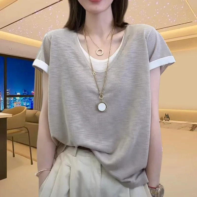 Stylish Fake Two-Piece Patchwork Short Sleeve T-Shirt Knit Sweater Women's Summer Loose Top Trendy Versatile T-Shirt
Stylish Fake Two-Piece Patchwork Short Sleeve T-Shirt Knit Sweater Women's Summer Loose Top Trendy Versatile T-Shirt