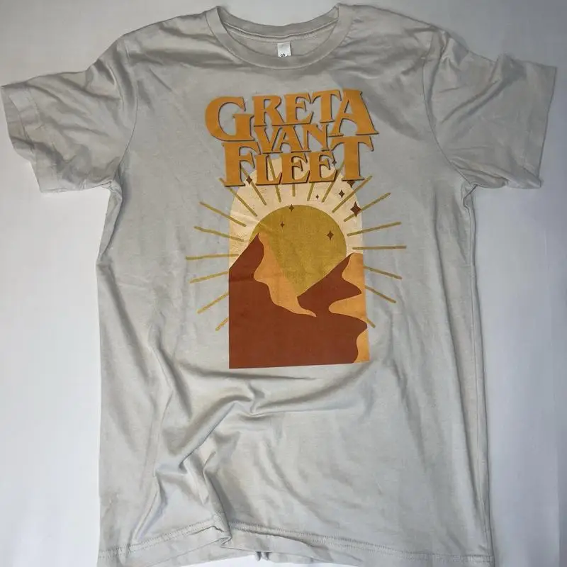 Футболка Greta Van Fleet Band, светло-коричневый размер Desert, средний размер 
Футболка Greta Van Fleet Band, светло-коричневый размер Desert, средний размер