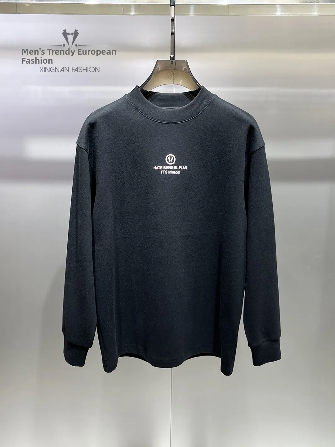 Trendy round Ne Base irt Letter Print High-End Design Men's Sweatirt Stand Fit Long Sve Autumn Winter New Arrival
Trendy round Ne Base irt Letter Print High-End Design Men's Sweatirt Stand Fit Long Sve Autumn Winter New Arrival