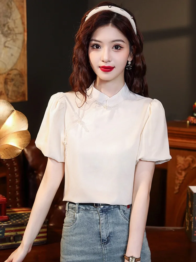 Новая женская блузка в китайском стиле с воротником-стойкой, на пуговицах, с короткими рукавами-фонариками, летний дизайн, ретро-стиль, свободный крой, для повседневной носки.
Новая женская блузка в китайском стиле с воротником-стойкой, на пуговицах, с короткими рукавами-фонариками, летний дизайн, ретро-стиль, свободный крой, для повседневной носки.