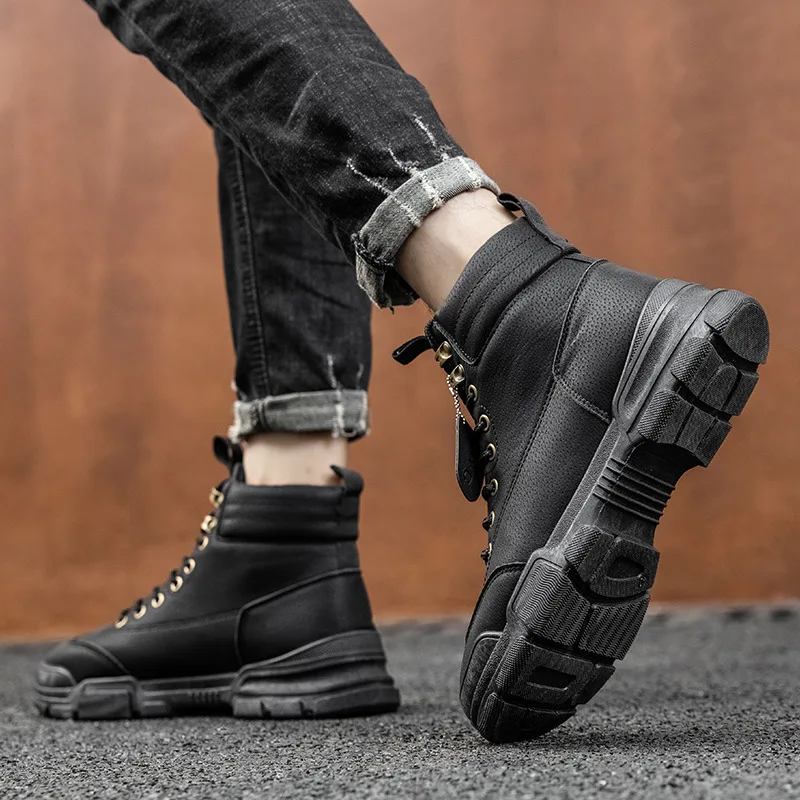 Tooling Boots Matte Men Shoes Outdoor Low Heeled Sports Shoes Middle Gang Solid Color Shoelace Polyurethane Keep Warm Waterproof
Tooling Boots Matte Men Shoes Outdoor Low Heeled Sports Shoes Middle Gang Solid Color Shoelace Polyurethane Keep Warm Waterproof