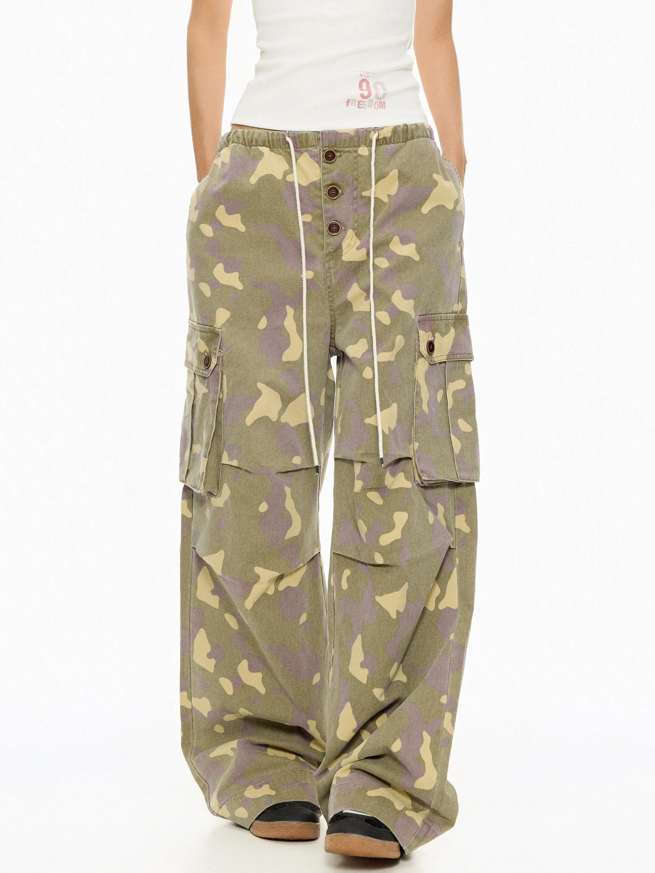 Vintage Camouflage Work Pants Women's Loose Long Trousers with Multiple Pockets Retro Style Straight Leg Casual Pants
Vintage Camouflage Work Pants Women's Loose Long Trousers with Multiple Pockets Retro Style Straight Leg Casual Pants