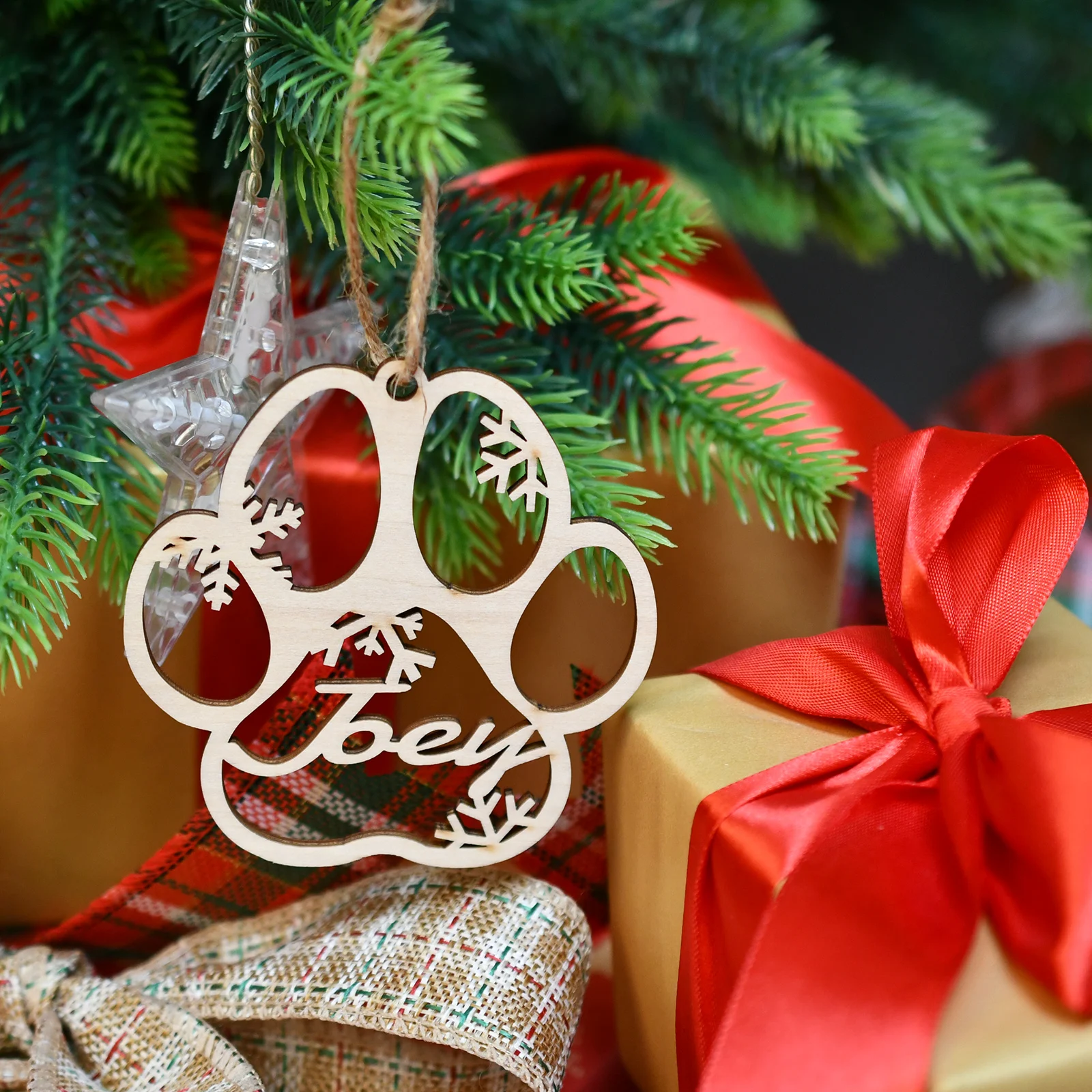 Personalized Christmas Hanging Decoration Snowflake Dog Paw Pattern Christmas Crafts New Year Decoration Christmas Gifts
Personalized Christmas Hanging Decoration Snowflake Dog Paw Pattern Christmas Crafts New Year Decoration Christmas Gifts