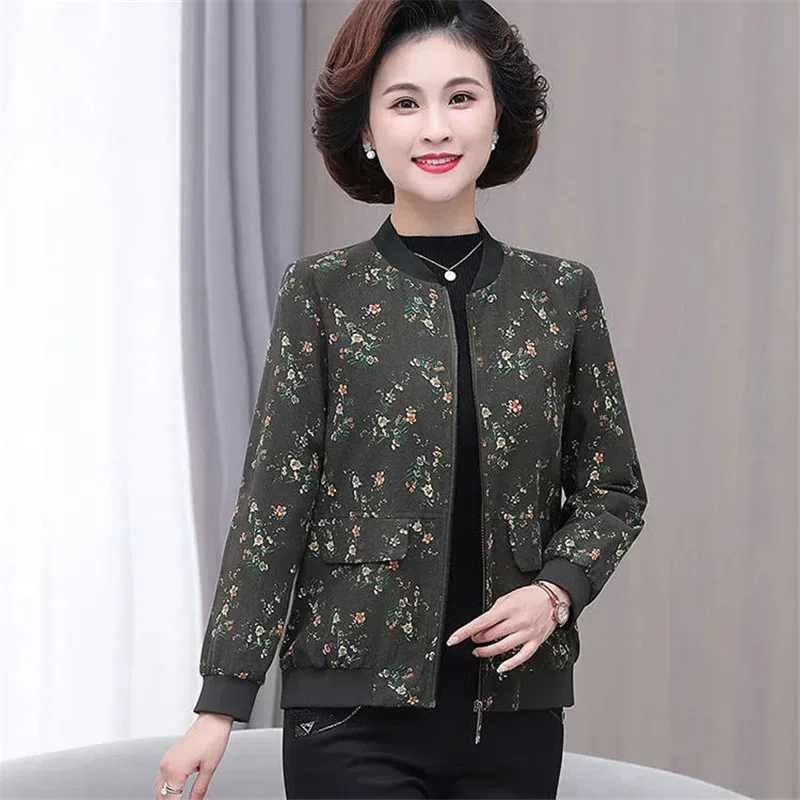 Модная повседневная женская куртка, женское новое весенне-осеннее пальто среднего возраста, верхняя одежда для пожилых мам, топы, спортивная бейсбольная одежда
Модная повседневная женская куртка, женское новое весенне-осеннее пальто среднего возраста, верхняя одежда для пожилых мам, топы, спортивная бейсбольная одежда