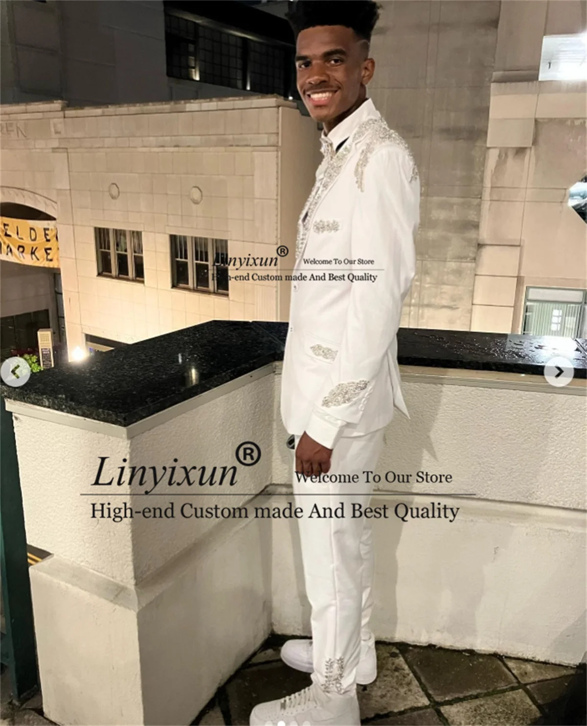 Sparkly Beaded Crystal Men Suits Slim Fit Notch Lapel Male Prom Blazer 2 Piece Sets Groom Wedding Tuxedos Customized Ropa hombre 
Sparkly Beaded Crystal Men Suits Slim Fit Notch Lapel Male Prom Blazer 2 Piece Sets Groom Wedding Tuxedos Customized Ropa hombre