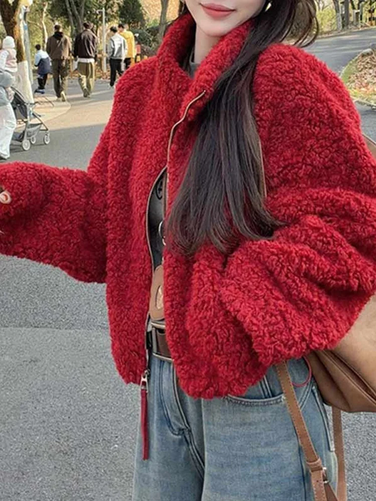 Красная женская зимняя утепленная куртка из овечьей шерсти с хлопковой подкладкой, повседневная, на молнии, с регулируемым низом на шнурке, стандартный крой
Красная женская зимняя утепленная куртка из овечьей шерсти с хлопковой подкладкой, повседневная, на молнии, с регулируемым низом на шнурке, стандартный крой