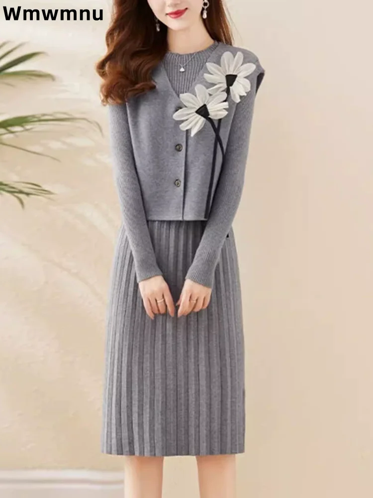 Элегантное трикотажное платье, комплект из 2 предметов, тонкий прямой комплект длиной до колена Conjuntos, женский повседневный модный кардиган на пуговицах, ансамбли
Элегантное трикотажное платье, комплект из 2 предметов, тонкий прямой комплект длиной до колена Conjuntos, женский повседневный модный кардиган на пуговицах, ансамбли