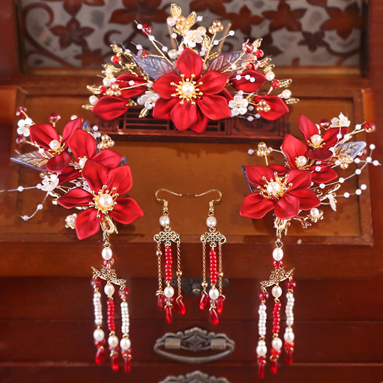 Красный цветочный набор украшений для волос с кисточками для свадеб, культурных мероприятий, аксессуары для чонсама и ханьфу, традиционный китайский свадебный головной убор
Красный цветочный набор украшений для волос с кисточками для свадеб, культурных мероприятий, аксессуары для чонсама и ханьфу, традиционный китайский свадебный головной убор