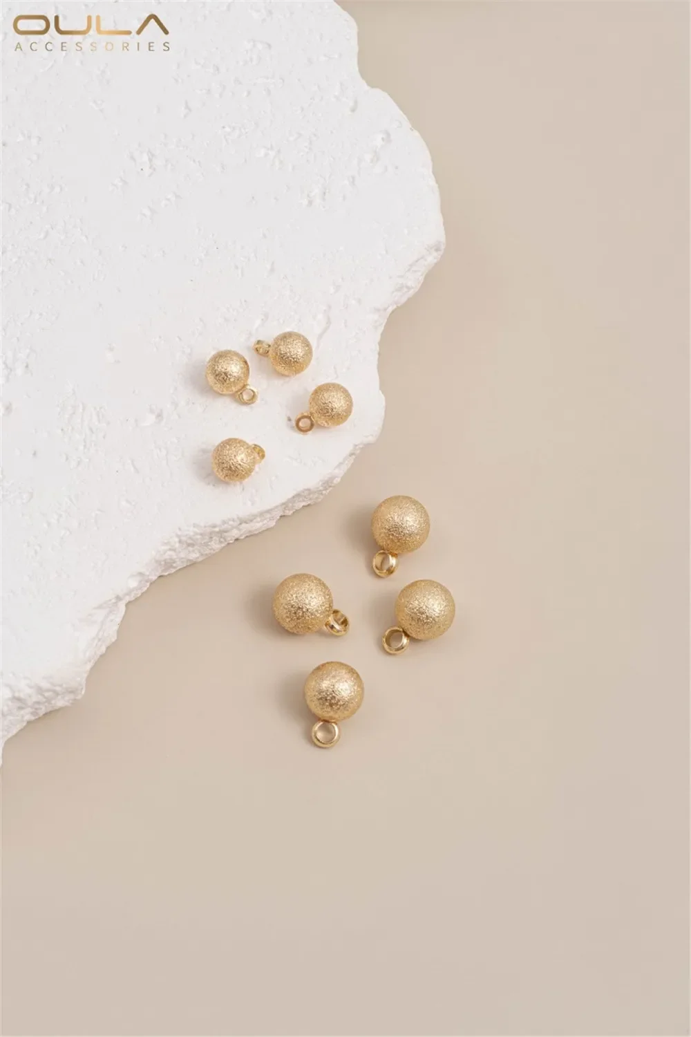 14K Gold-Plated Sparkling Sand Small Hanging Bead Frosted round Pendant for DIY Bracelet Necklace Earrings - Jewelry Making
14K Gold-Plated Sparkling Sand Small Hanging Bead Frosted round Pendant for DIY Bracelet Necklace Earrings - Jewelry Making