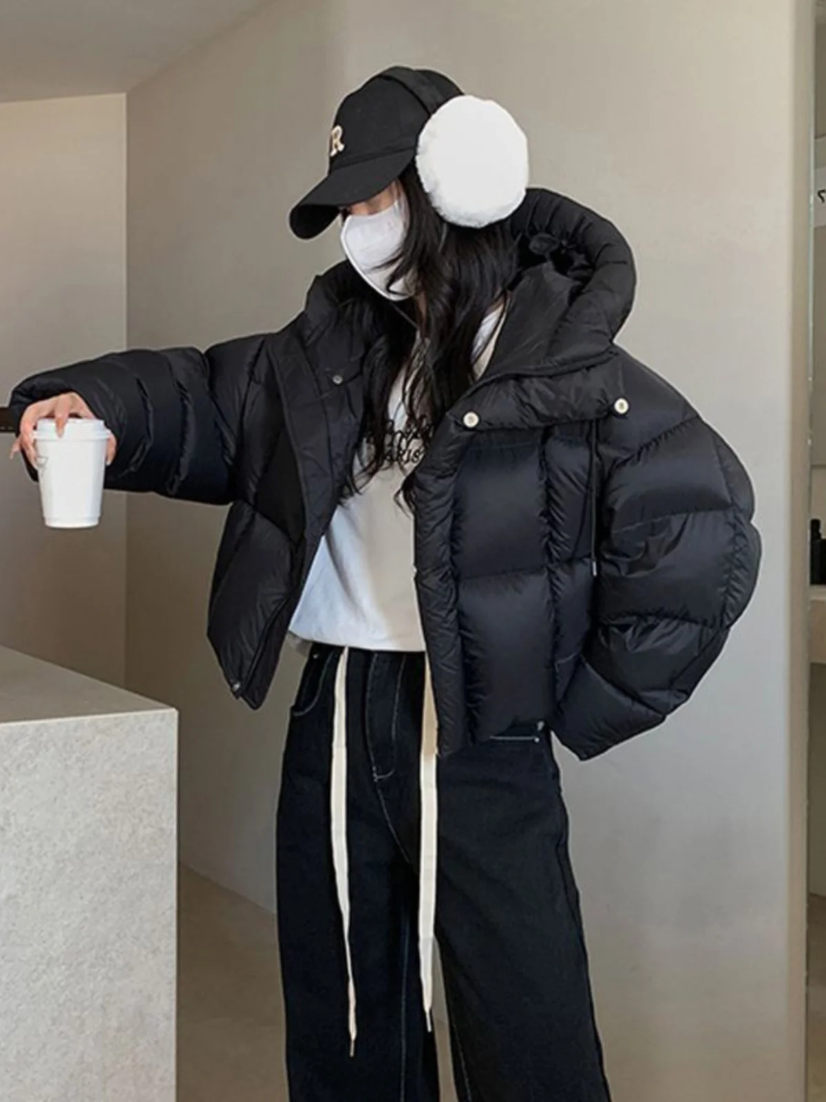 Kendall Jenner Inspired Short Thickened Cotton Jacket Women's High Waist Warm Bread Style Outerwear Korean Version Winter Coat
Kendall Jenner Inspired Short Thickened Cotton Jacket Women's High Waist Warm Bread Style Outerwear Korean Version Winter Coat