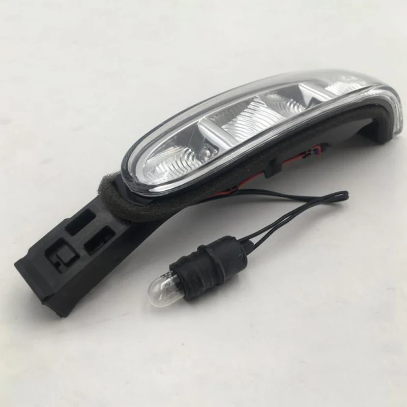 Side Mirror Blink Turn Signal Light For Mercedes W164 W251 ML300 ML350 R350 R300 2005-2011
Side Mirror Blink Turn Signal Light For Mercedes W164 W251 ML300 ML350 R350 R300 2005-2011