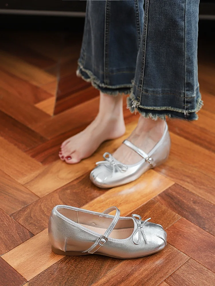 Women's Ballet Flats 5cm Heightening Leather Slip-On Mary Janes Knot Spring Fashion Single Shoes round Toe Flat Heel
Women's Ballet Flats 5cm Heightening Leather Slip-On Mary Janes Knot Spring Fashion Single Shoes round Toe Flat Heel
