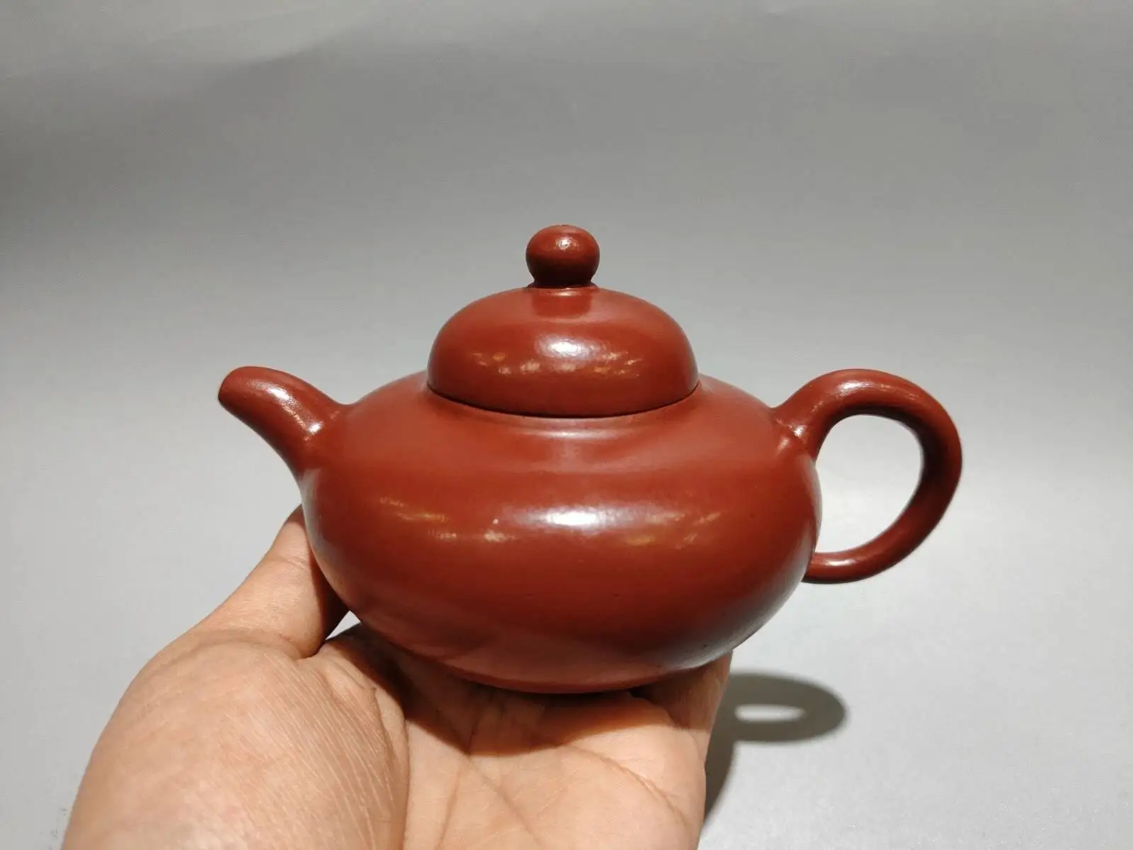 China Yi Xing Zisha Clay Handmade Exquisite Teapot Le Ying
China Yi Xing Zisha Clay Handmade Exquisite Teapot Le Ying