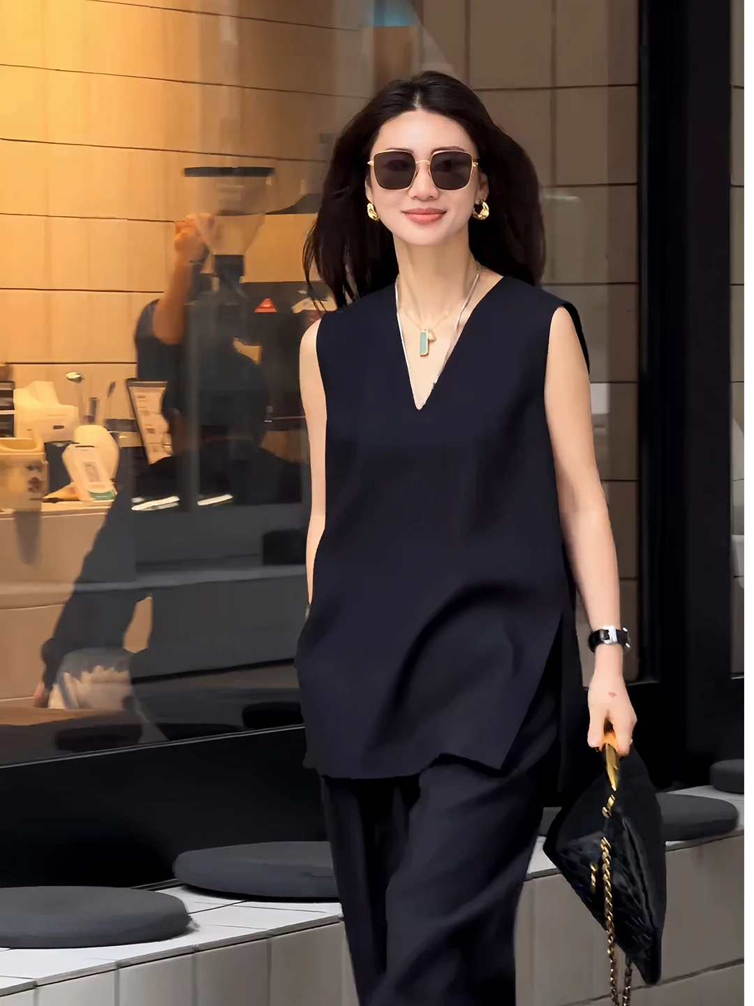 Loose Fit Sleeveless Fashion Set Women's Summer New Style Lazy Wide Leg Pants Two Piece Suit Casual Wear V Neck Pure Color
Loose Fit Sleeveless Fashion Set Women's Summer New Style Lazy Wide Leg Pants Two Piece Suit Casual Wear V Neck Pure Color